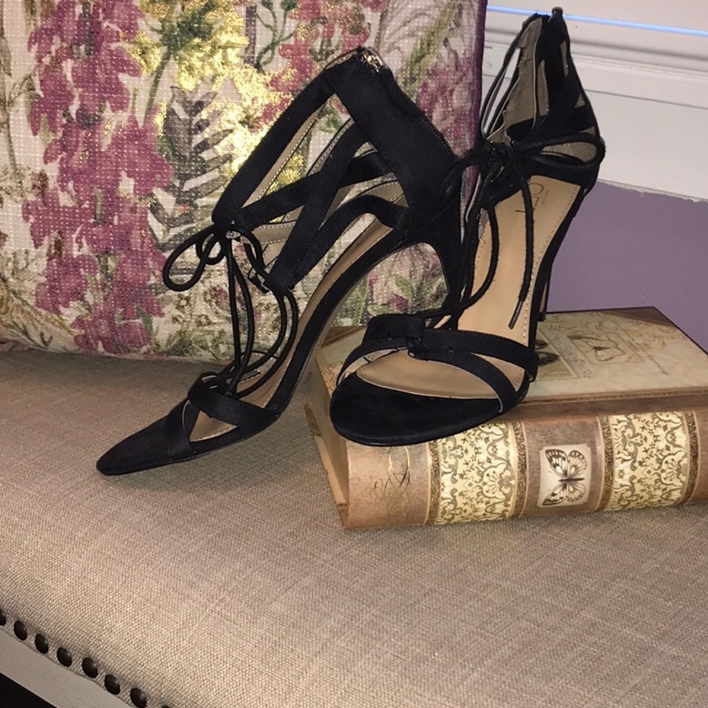LOFT Strappy Black Stiletto (8.5M)